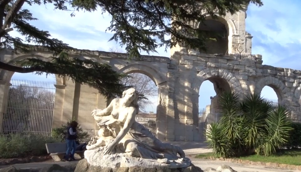 monument antique de la ville d'Arles